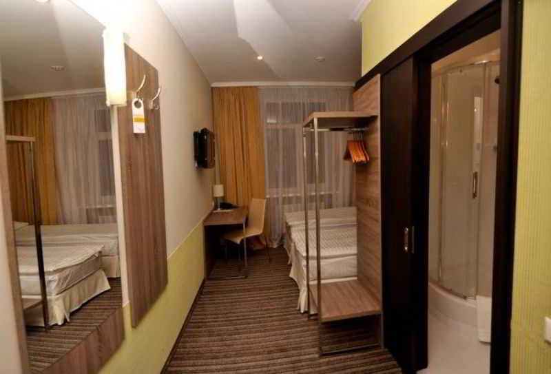 Optima Cherkasy Hotel Exterior photo