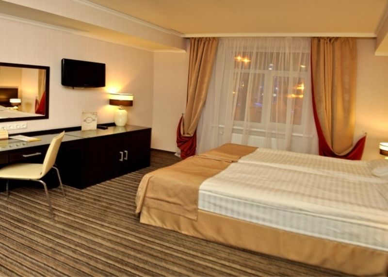 Optima Cherkasy Hotel Exterior photo