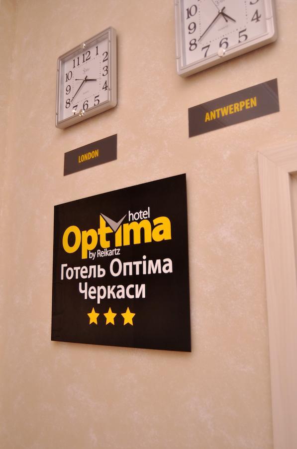 Optima Cherkasy Hotel Exterior photo