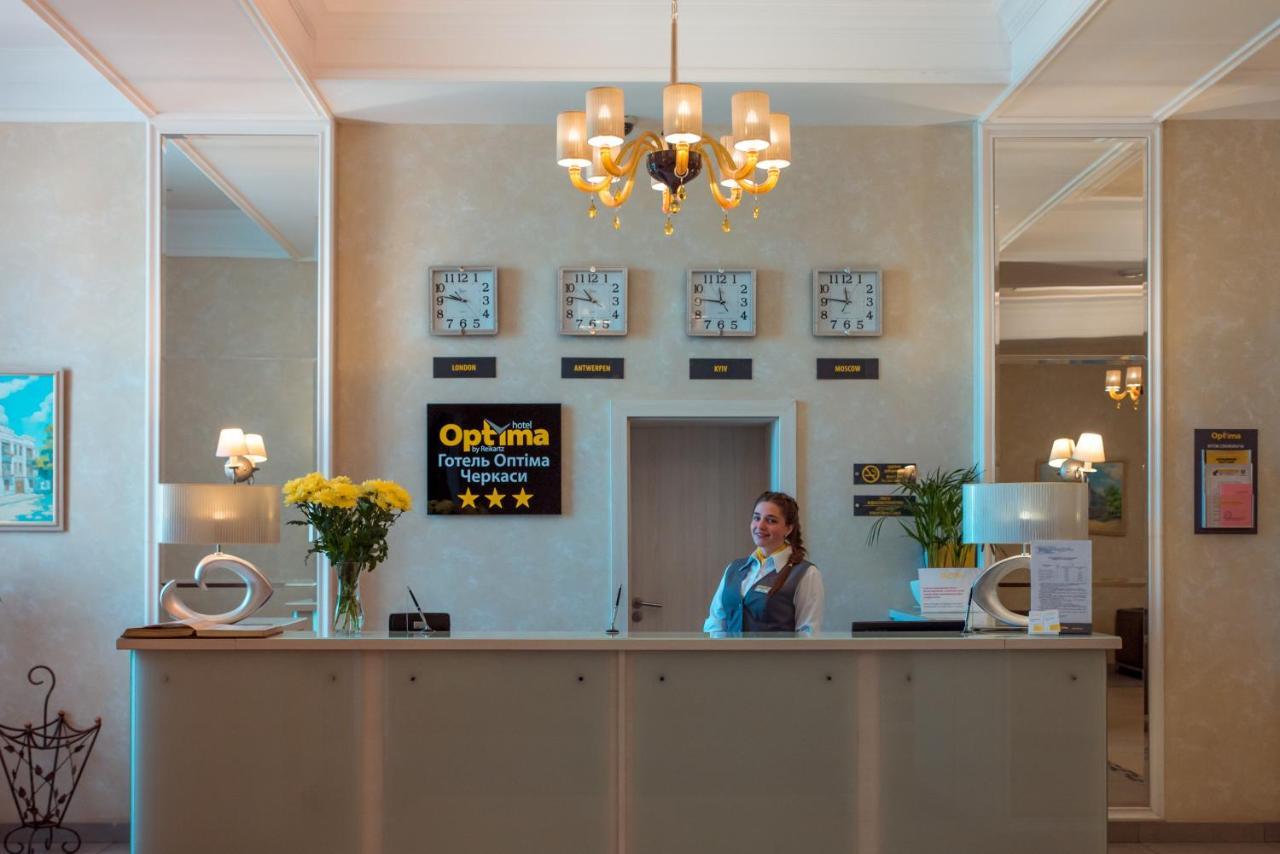 Optima Cherkasy Hotel Exterior photo