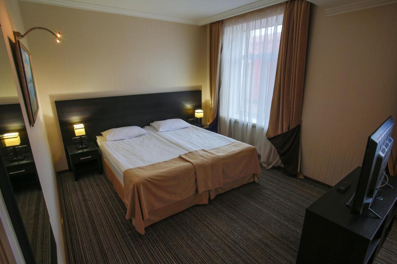 Optima Cherkasy Hotel Exterior photo