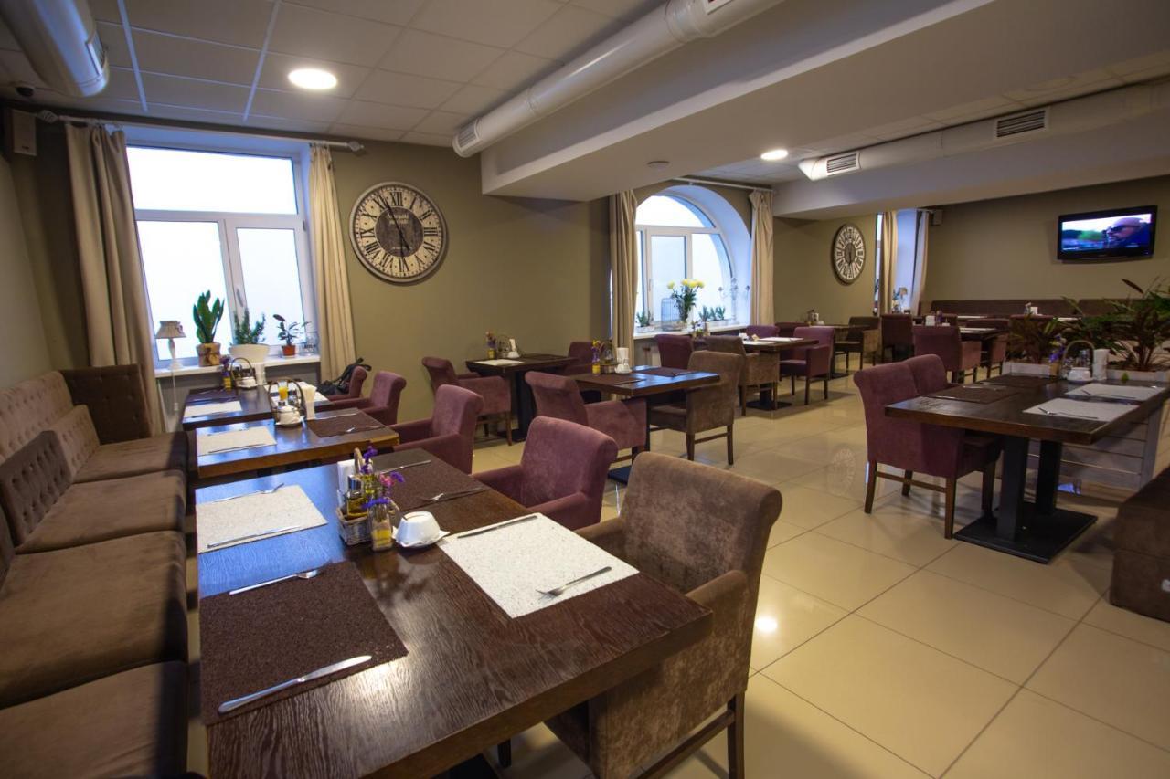 Optima Cherkasy Hotel Exterior photo